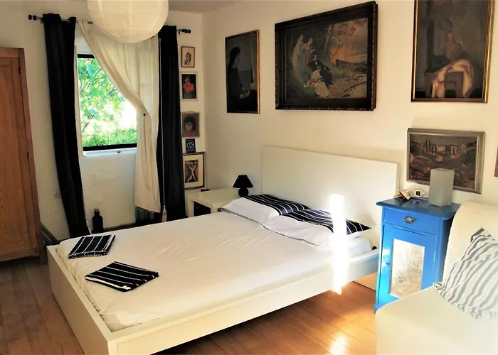 Rustic Holiday Miketa