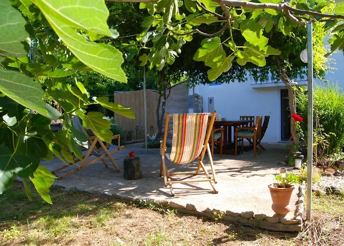 Rustic Holiday Miketa Lukoran