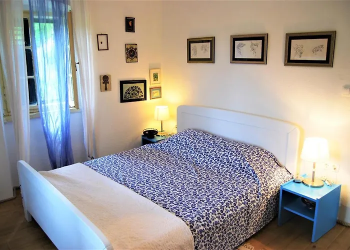 Rustic Miketa Lukoran