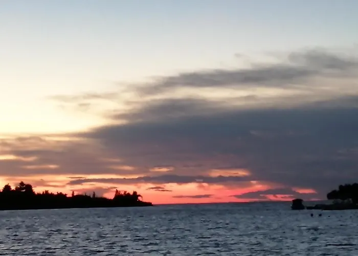 Rustic Miketa Lukoran