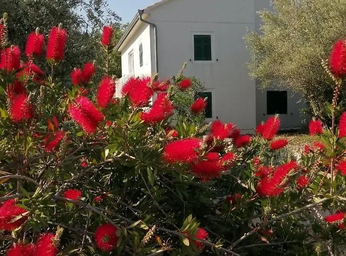 بيت للعطل Rustic Miketa *