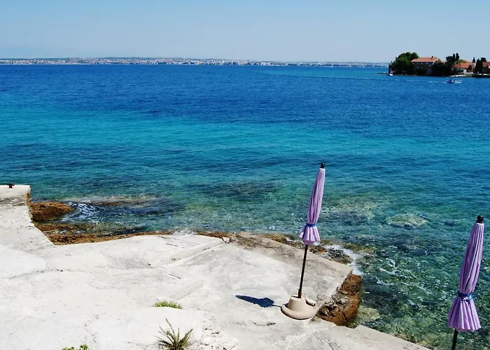 Rustic Miketa Lukoran